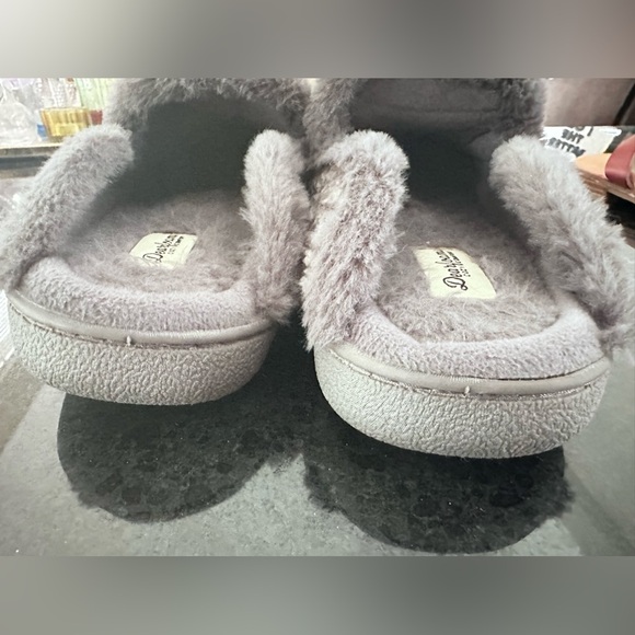 NWOT Dearfoam slippers - Picture 3 of 7